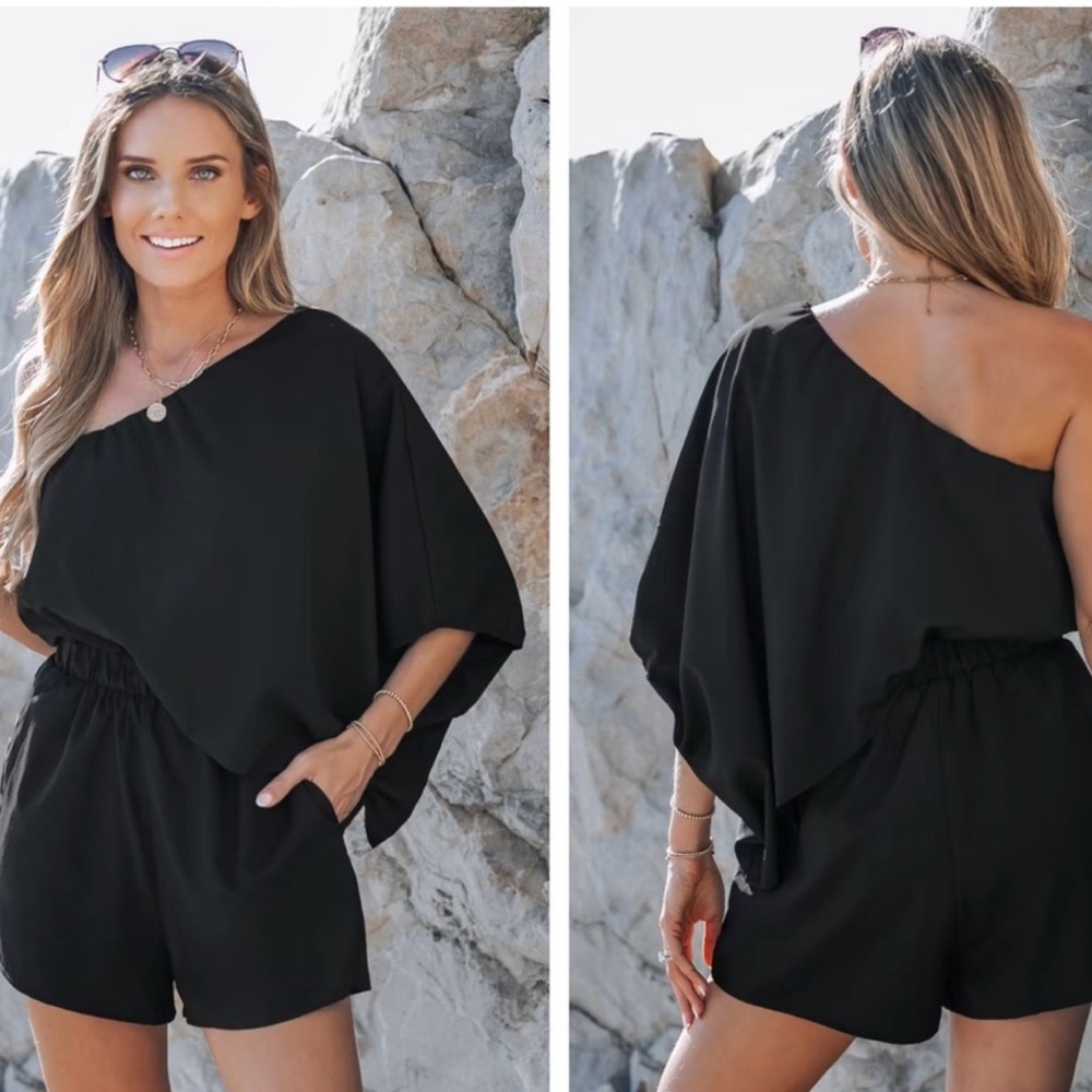 Cupshe Black One-Shoulder Romper